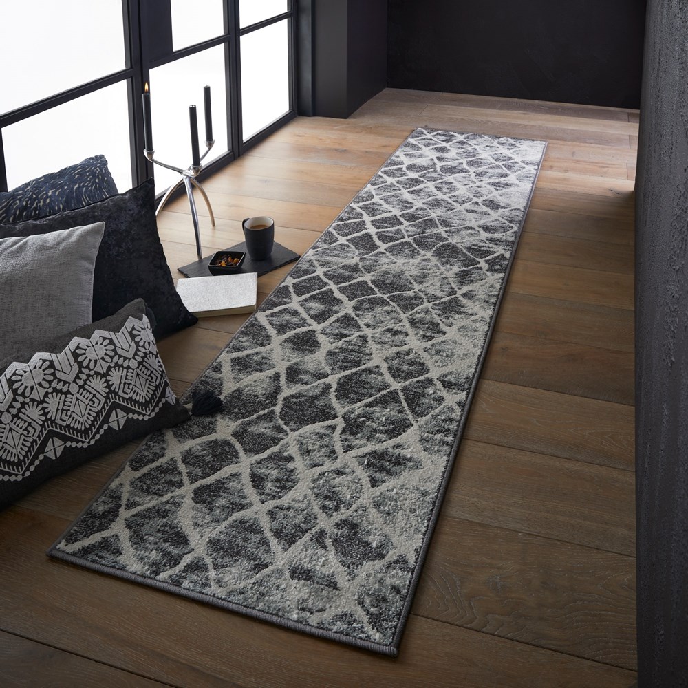 Sanford 5563H Contemporary Geometric Diamond Runner Rug In Grey Ivory